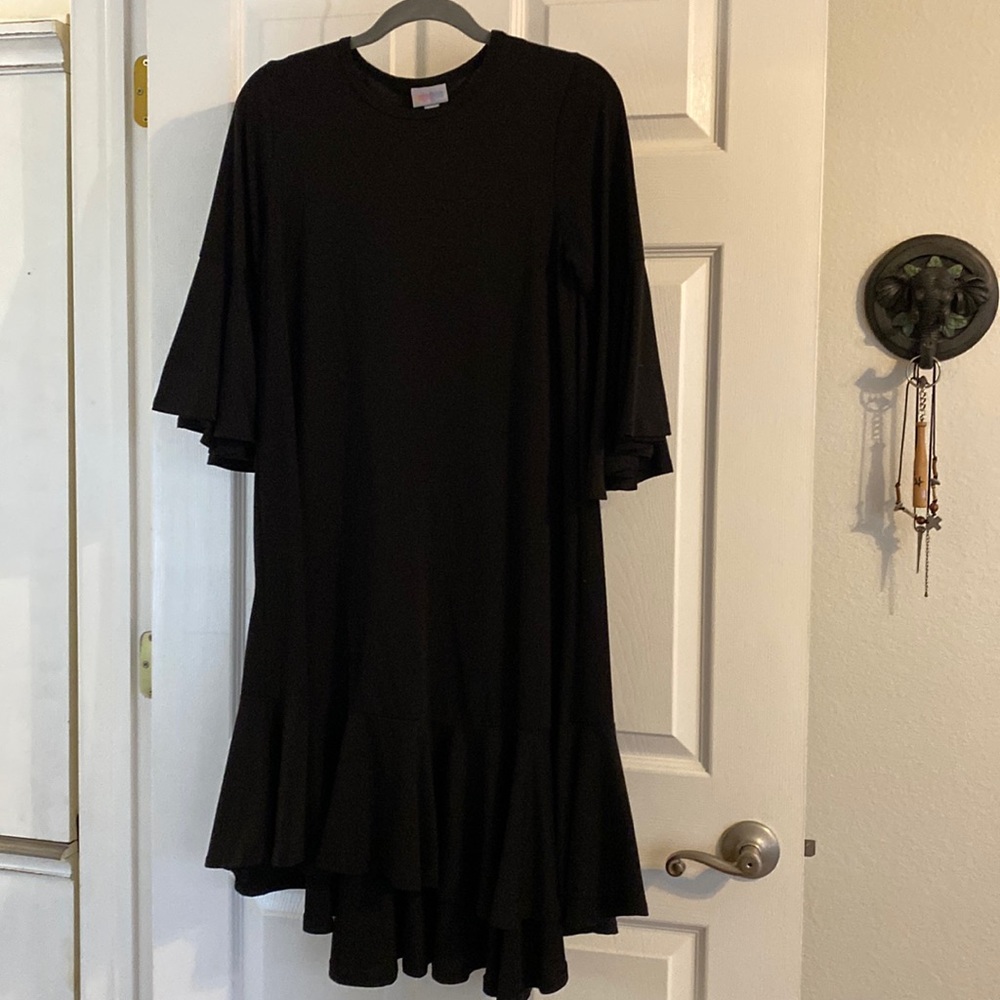 Cute black dress